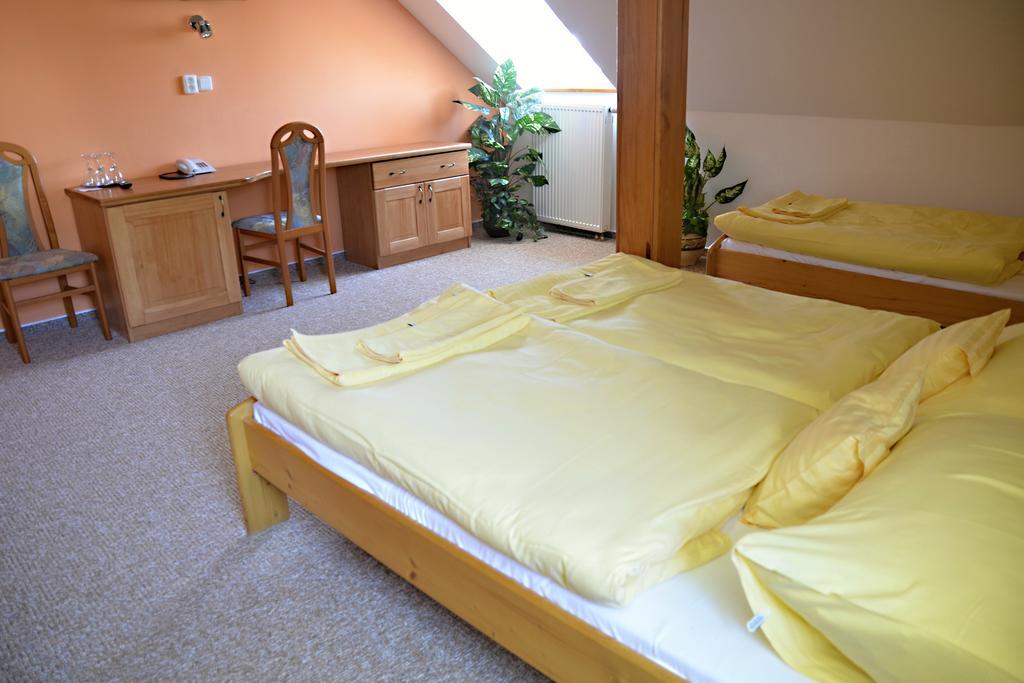 Hotel Na Statku Neprevazka Esterno foto